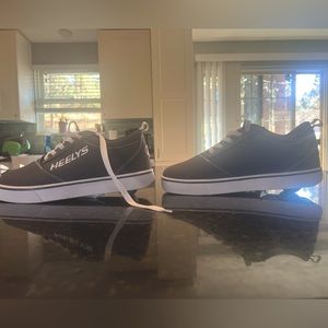 Men’s Heely’s Never Worn